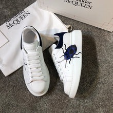 Load image into Gallery viewer, Alexander McQueen Oversized BlueBeatle
