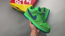 Load and play video in Gallery viewer, Nike SB Dunk Low Grateful Dead Bears Green
