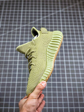 Load image into Gallery viewer, Yeezy Boost 350 V2 Sulfur
