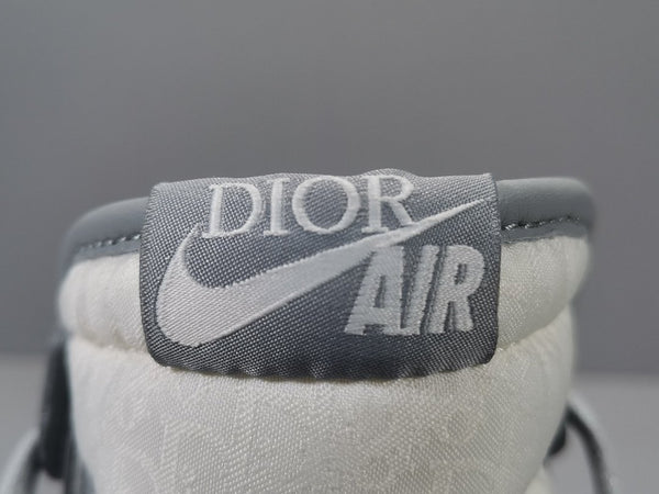 Air Jordan 1 Retro High Dior