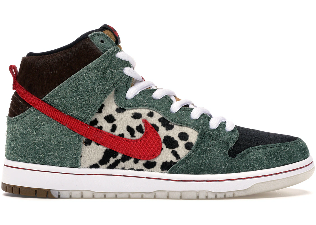 SB Dunk High Dog Walker